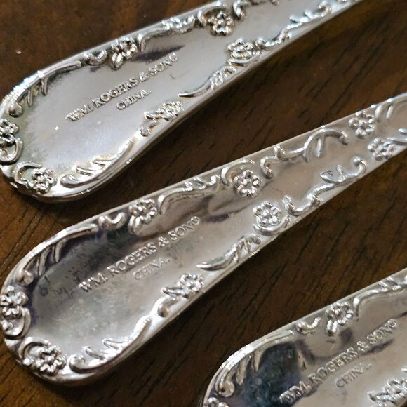 4 Williams Rogers Enchanted Rose Fork 7.75" floral embossed maximalism 1995 - Picture 6 of 13